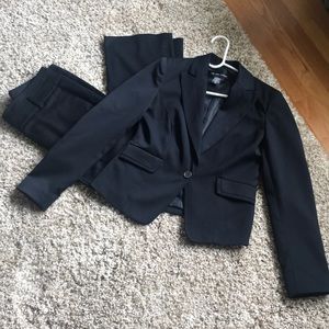 SALE🔖✨ New York and company suit